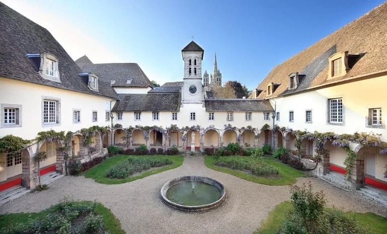 VILLA MEDICIS Autun 3