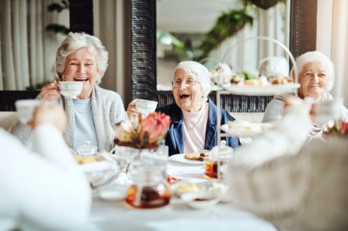 Les clubs pour seniors à Marseille : Espaces de convivialité pour rompre l’isolement 0