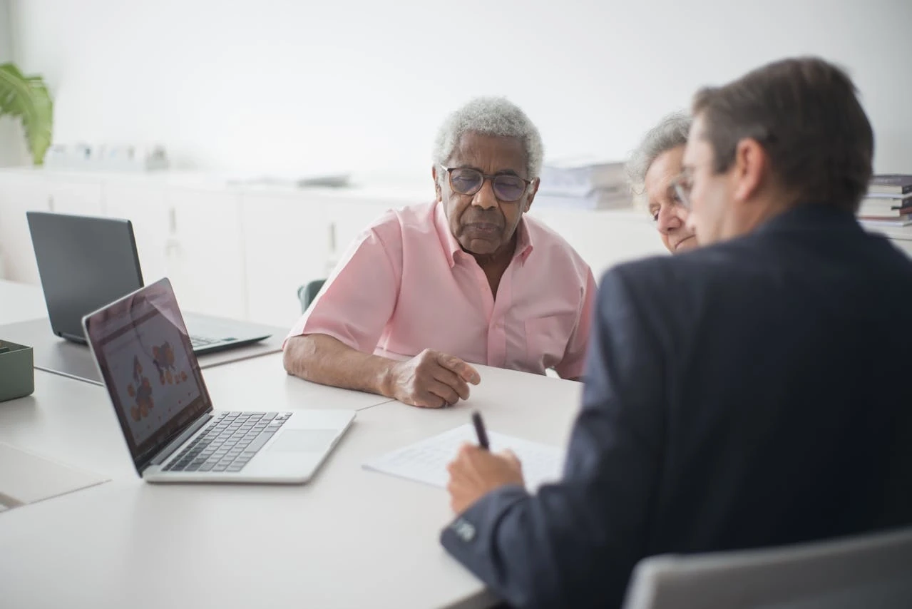 Prévoyance obsèques pour les seniors : Le guide pour une transition sereine et solidaire 0